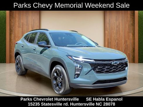 New 2026 Chevrolet Trax LT FWD image 1