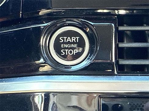 Certified 2024 Nissan Pathfinder SL image 18