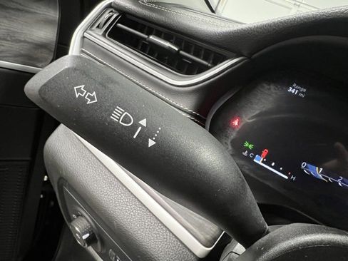 Used 2023 Jeep Grand Cherokee Limited image 31