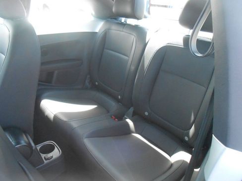 Used 2012 Volkswagen Beetle 2.5 FWD image 11