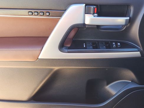 Used 2021 Toyota Land Cruiser image 26