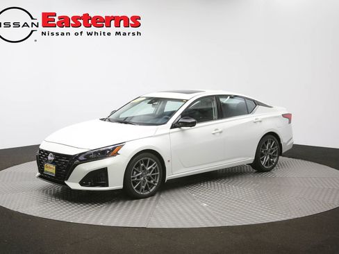 Used 2023 Nissan Altima 2.0 SR FWD image 55