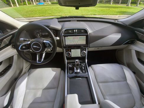 Used 2020 Jaguar XE S AWD/4WD image 28