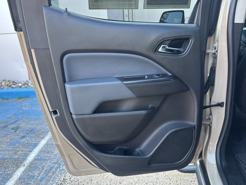 Used 2022 Chevrolet Colorado Z71 AWD/4WD image 21
