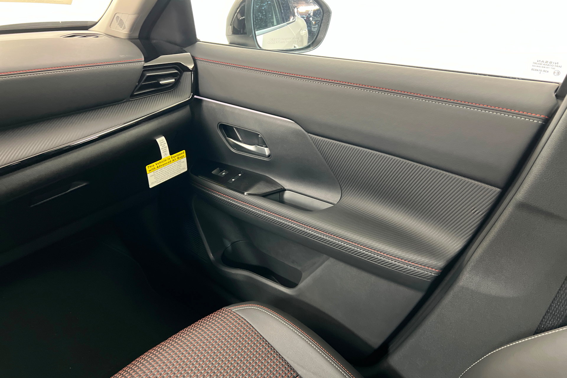 New 2026 Nissan Kicks SR w/ Cold Weather Package FWD image 10