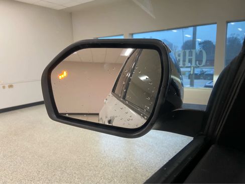 Used 2023 Ford Explorer ST-Line w/ Class IV Trailer Tow Package image 41