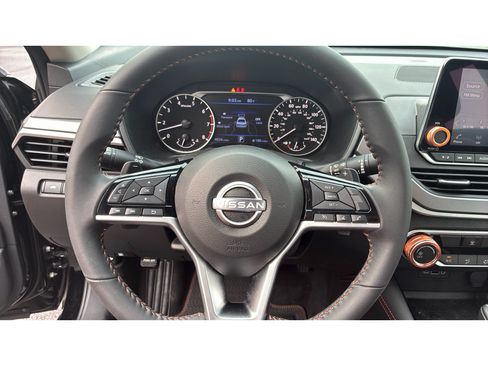 Used 2025 Nissan Altima 2.5 SR FWD image 24