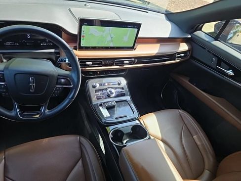 Used 2023 Lincoln Nautilus Reserve FWD image 5