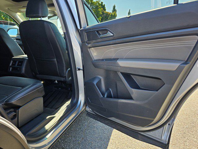 Used 2023 Volkswagen Atlas SEL AWD/4WD image 16