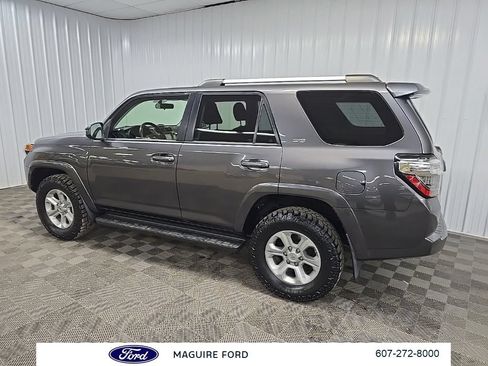 Used 2019 Toyota 4Runner SR5 AWD/4WD image 5