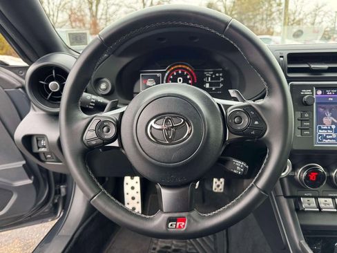 Used 2022 Toyota GR86 Premium image 18