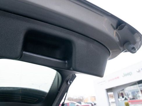 Used 2022 Ford Edge SE image 36