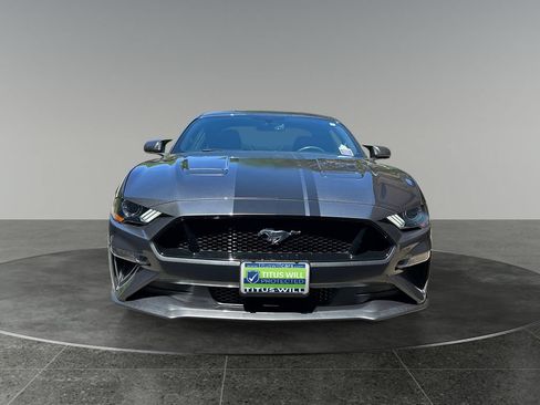 Used 2018 Ford Mustang GT RWD image 3