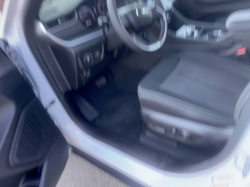 Used 2025 Jeep Grand Cherokee Laredo X w/ Luxury Tech Group I AWD/4WD image 4