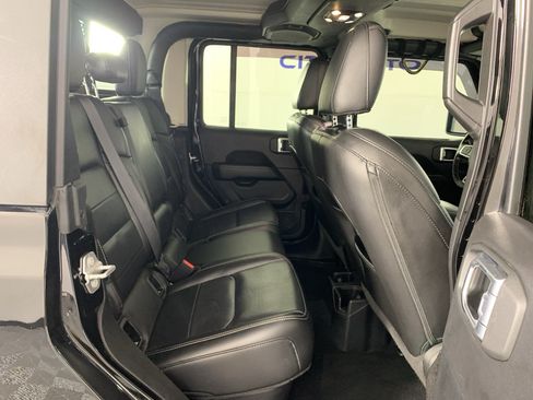 Used 2020 Jeep Gladiator Overland AWD/4WD image 31