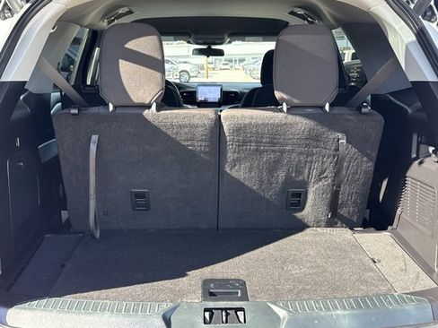 Used 2021 Ford Explorer XLT image 12