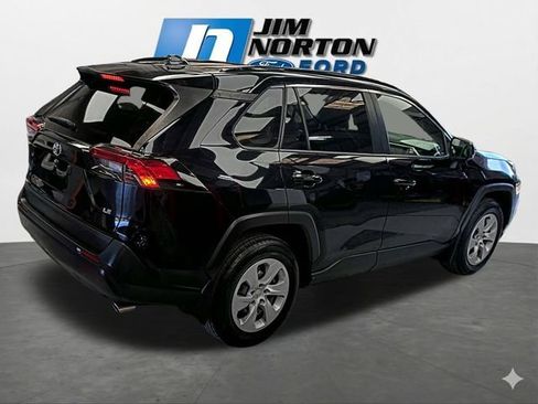 Used 2020 Toyota RAV4 LE image 6