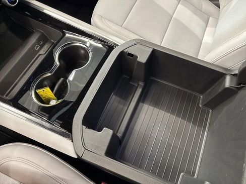 New 2026 Chevrolet Suburban Premier AWD/4WD image 32
