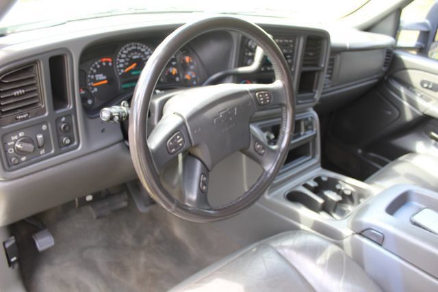 Used 2003 Chevrolet Silverado 2500 LT RWD image 18