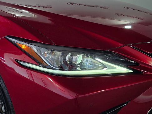 Used 2025 Lexus ES 300h w/ Premium Package FWD image 5