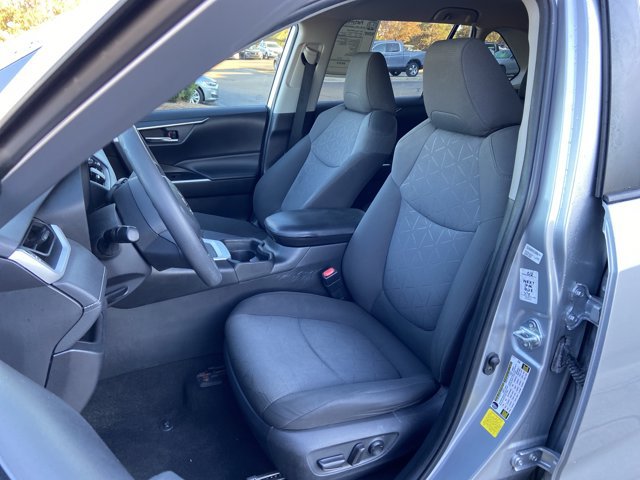 Used 2021 Toyota RAV4 XLE FWD image 18