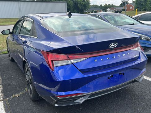 Used 2023 Hyundai Elantra Limited w/ Cargo Package FWD image 3