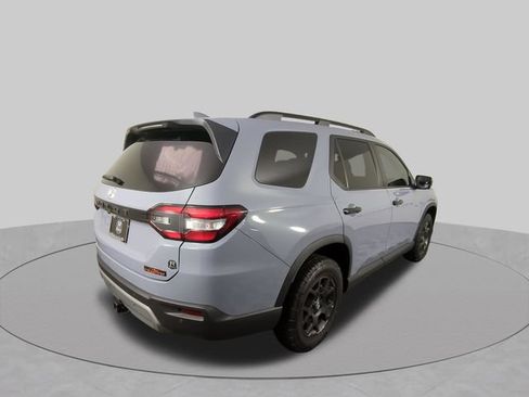 Used 2024 Honda Pilot TrailSport image 12