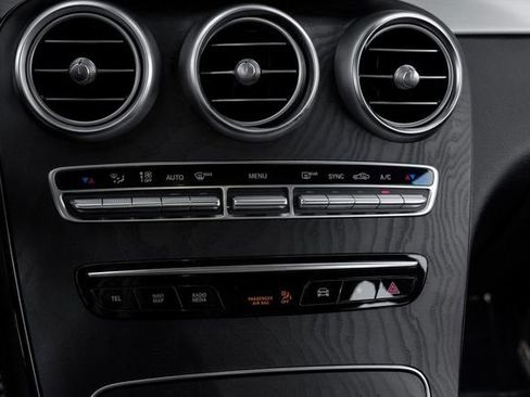 Used 2021 Mercedes-Benz GLC 43 AMG 4MATIC image 28