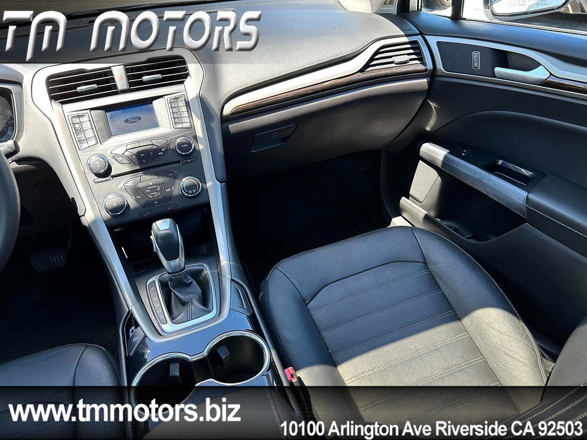 Used 2016 Ford Fusion SE w/ Equipment Group 202A FWD image 12