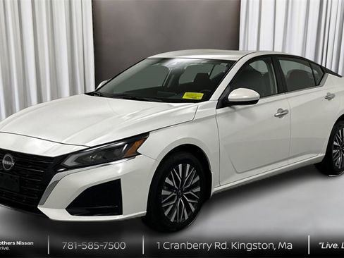 Certified 2023 Nissan Altima 2.5 SV image 1