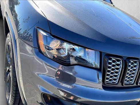 Used 2020 Jeep Grand Cherokee Altitude image 28
