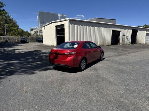 Used 2015 Toyota Corolla LE image 5