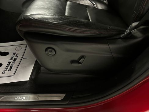 Used 2018 Jeep Grand Cherokee Trailhawk w/ Trailhawk Luxury Group image 13