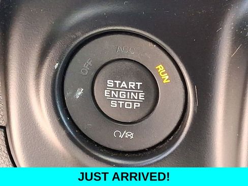 Used 2022 Jeep Gladiator Sport AWD/4WD image 23