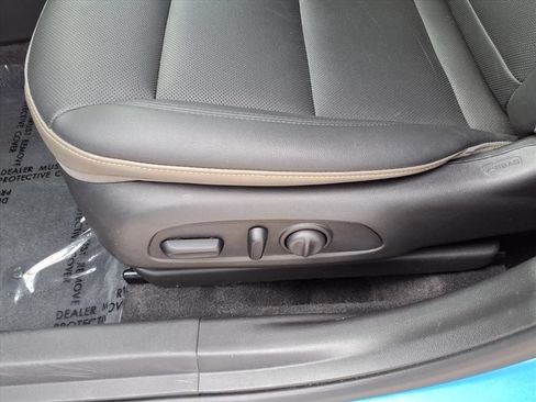 Used 2025 Chevrolet Trax ACTIV FWD image 19