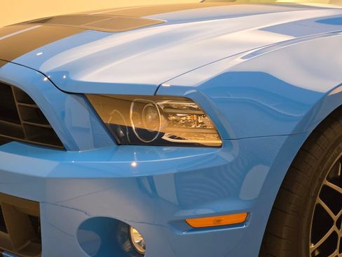 Used 2013 Ford Mustang Shelby GT500 RWD image 5