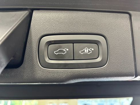 Used 2019 Volvo XC60 T5 Momentum w/ Premium Package image 48