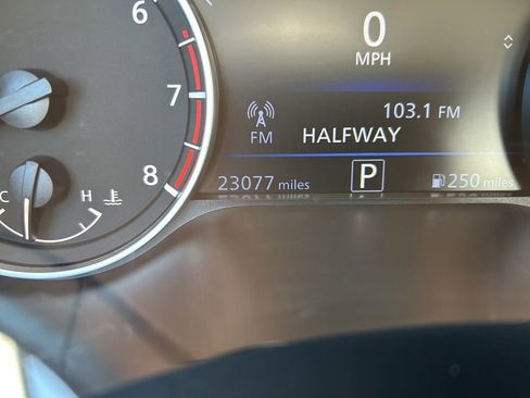 Used 2025 Nissan Altima 2.5 SR AWD/4WD image 25
