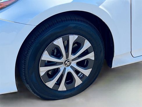 Used 2022 Toyota Prius Prime XLE image 29