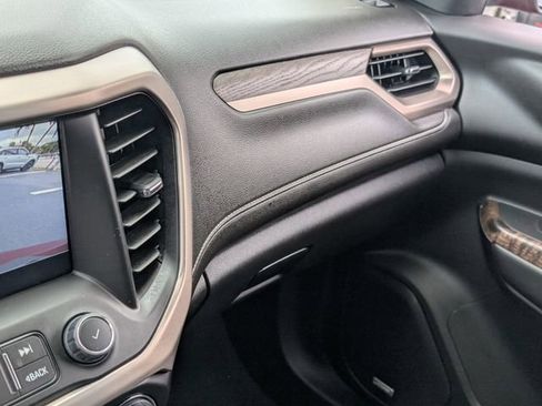 Used 2023 GMC Acadia Denali image 27