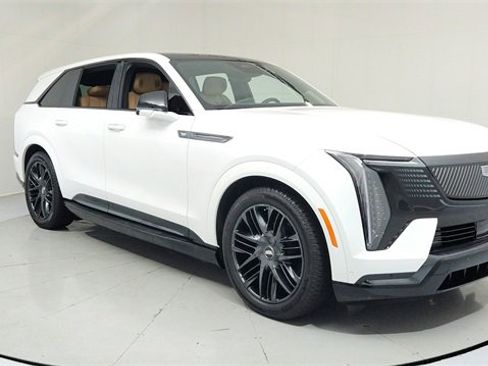 Used 2025 Cadillac Escalade IQ Sport 2 w/ LPO, ONYX Package image 7