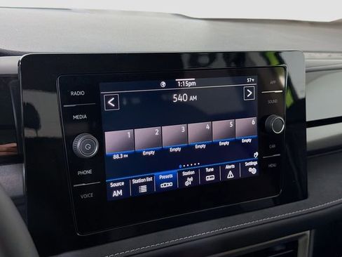 New 2026 Volkswagen Taos SE FWD image 15