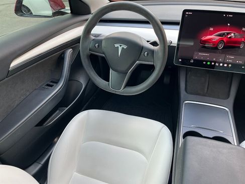 Used 2022 Tesla Model 3 Long Range AWD/4WD image 17