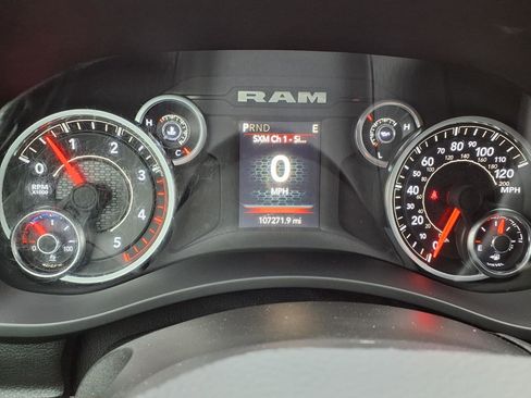Used 2024 RAM 2500 Tradesman w/ Chrome Appearance Group AWD/4WD image 14
