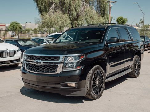 Used 2017 Chevrolet Tahoe LT w/ Luxury Package RWD image 1