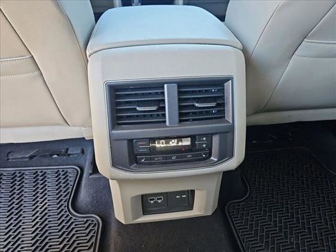 Used 2019 Volkswagen Atlas SEL Premium image 18