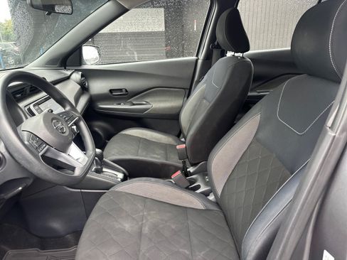 Used 2018 Nissan Kicks S FWD image 9