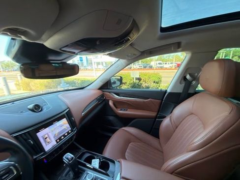 Used 2022 Maserati Levante Modena AWD/4WD image 14