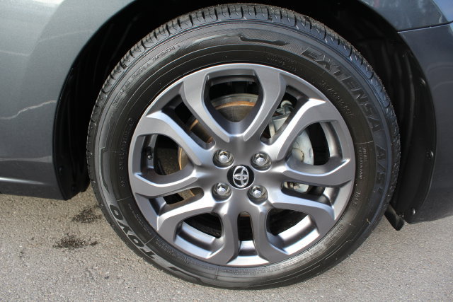 Used 2019 Toyota Yaris LE FWD image 11