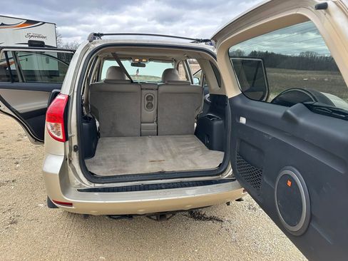 Used 2008 Toyota RAV4 Limited image 13